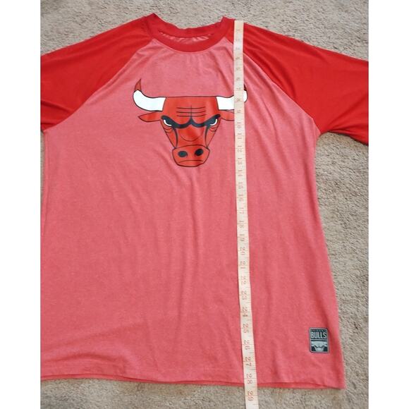 Red NBA Chicago Bulls Men's Graphic T-shirt Size L - Picture 9 of 9